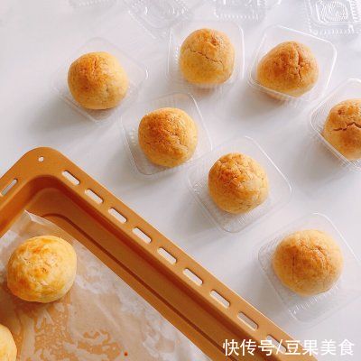 这样做莲蓉甘露酥，比饭店做的好吃百倍，做法超简单