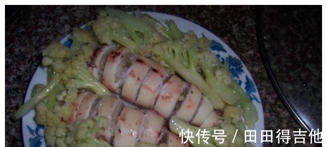 这道菜|爆炒鱿鱼太普通了，加上糯米这样做，简单几步，奶香四溢脆爽鲜美！