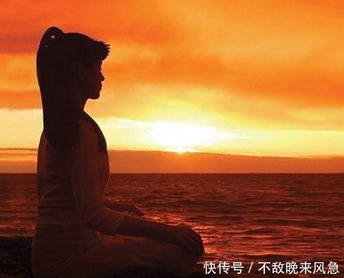 长寿|睡不好难长寿，失眠的老年人睡前常做1件事，缓解焦虑助睡眠