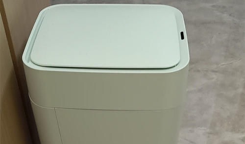 垃圾桶|小夫妻在深圳迷你型仅有13平新房,二人生活很充足,估计你没见过