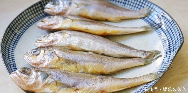 煎黄花鱼的时候,多加1步,煎好的黄花鱼外酥里嫩不易碎
