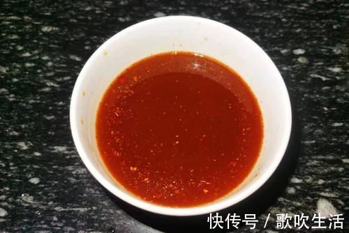味道|鸡蛋别只会炒番茄，加它一起炒，味道鲜得没话说，吃一次就忘不掉