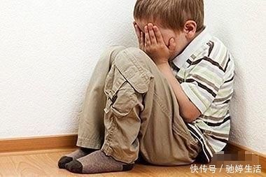 “妈妈，我怕黑”，三种妈妈的不同反应，成就了孩子不同的性格