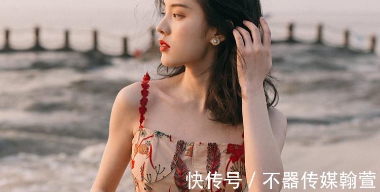 减龄|去年的连衣裙就别穿了，学我小姑这样穿，甜美又减龄