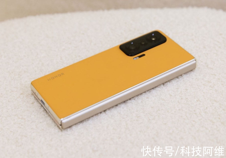 万元机|售价9999元却供不应求，12GB+256GB，三天后再度开售或将快速售罄