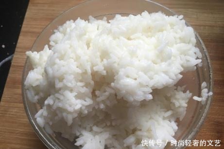  酥里嫩放|炸萝卜丸子，最忌放淀粉，大厨分享1招技巧，外酥里嫩放凉也不硬