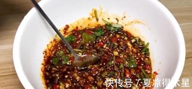 诀窍|凉拌黄瓜很多人做错了,难怪不入味,不好吃,想要清脆爽口有诀窍!