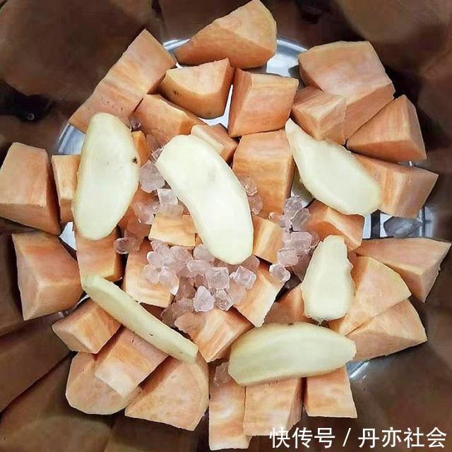 红薯块|红薯和它一起煮，早晚吃一点，宿便没了，腰变细了，气色也好了