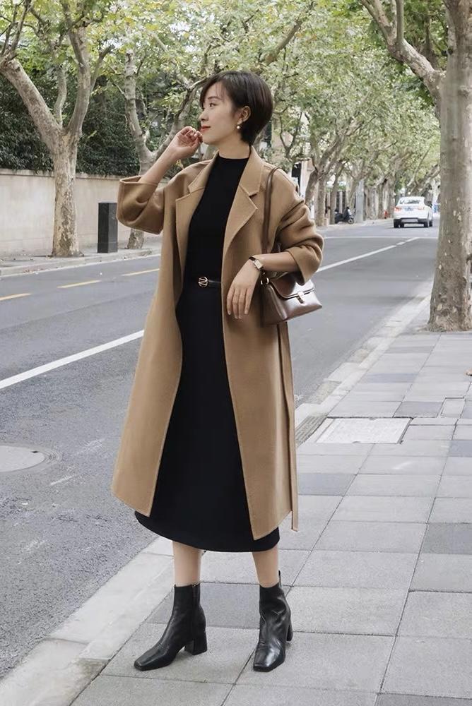 羊毛衫 这才是40+女人该有的打扮,用“大衣+半身裙”,展现出熟龄气质美