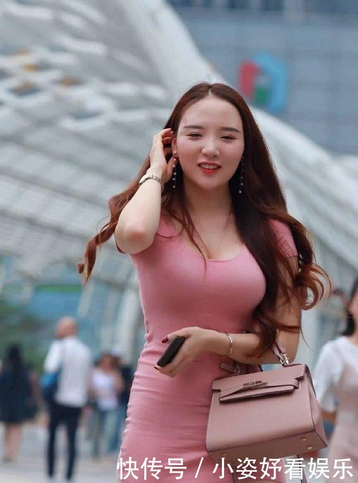 街拍|街拍 成熟女生的休闲穿搭, 不同服装展现不一样的时尚效果