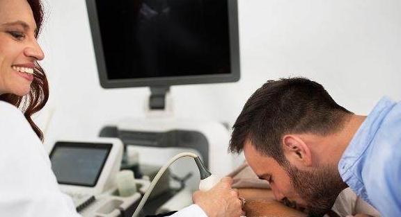 孕妈|女人怀孕几个月显怀才正常?若早于这个时间,孕妈要重视起来