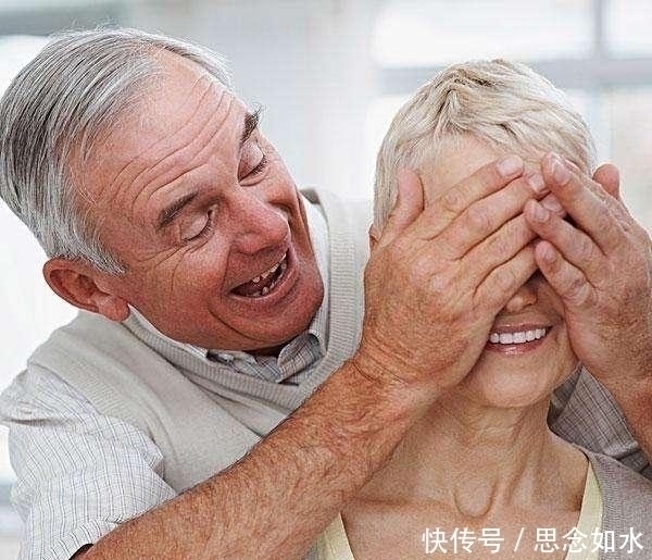 兴趣爱好|百岁老人长寿经:不是早睡,也不是运动,而是简单4个字!
