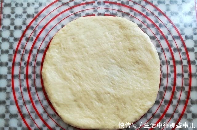 面团|6年里做了上百次披萨,最爱还是这口味,香软蓬松,好吃又解馋