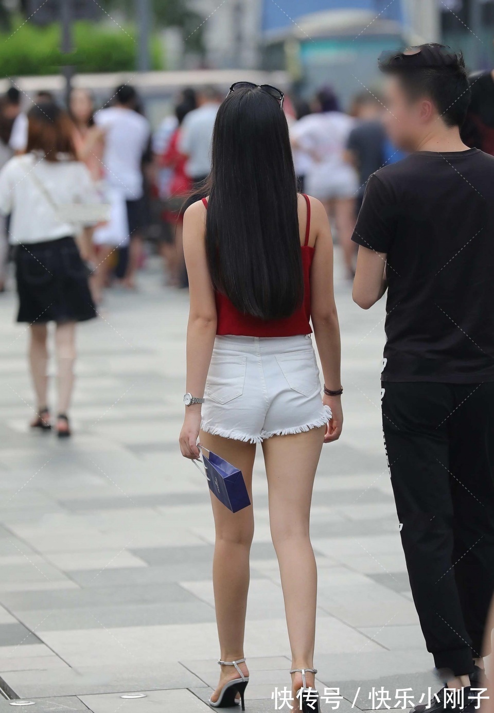 女人味|优雅的气质美女，散发迷人女人味，好想带她去老君山吃泡面