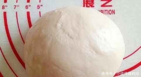 夏天|夏天饺子皮在我家这样吃 上锅一蒸就能吃 鲜香解嫩比凉皮香