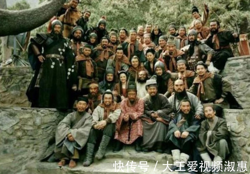 晁盖@梁山上有位好汉,其实是“朝廷内奸”,施耐庵在取名时就已经透露