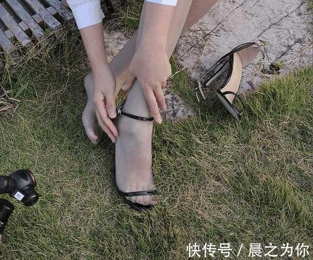 高跟鞋 精致小脚丫穿上美丽高跟鞋,搭配肉丝袜优雅迷人