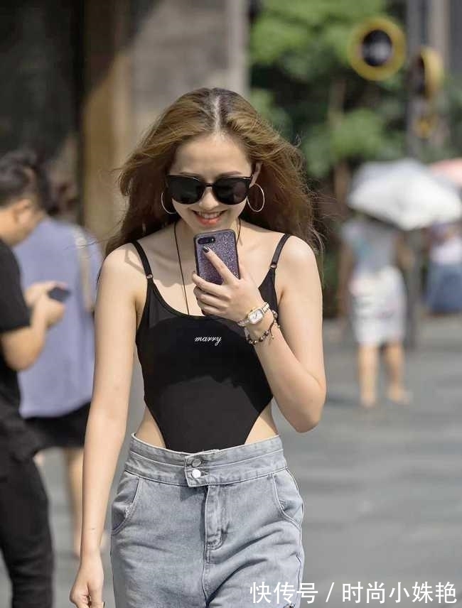 背心|三角衣美女,戴墨镜真是“霸气侧漏”!