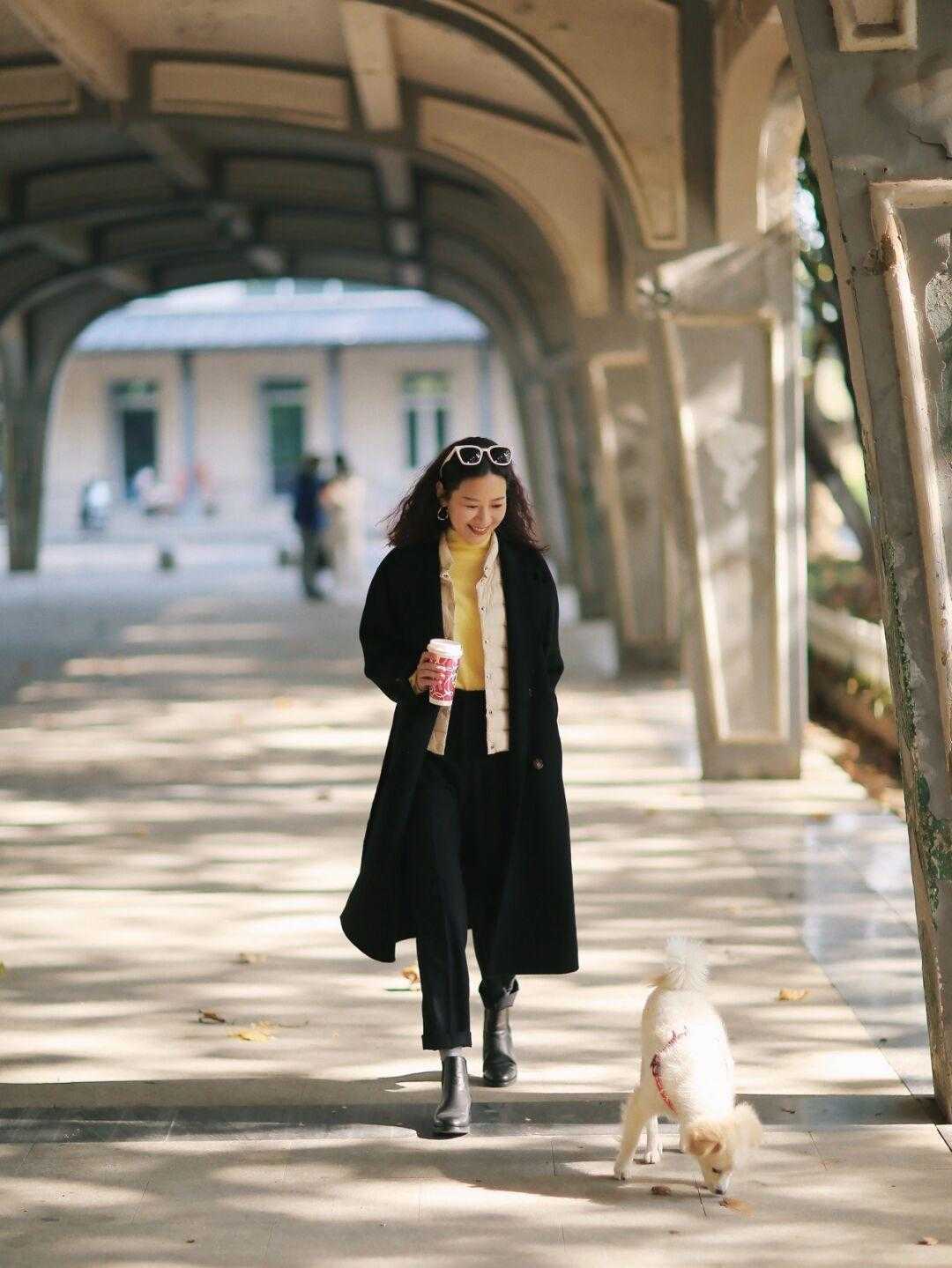 小姐姐 降温了,不会穿没关系,时髦精们示范给你看,照着穿也好看!