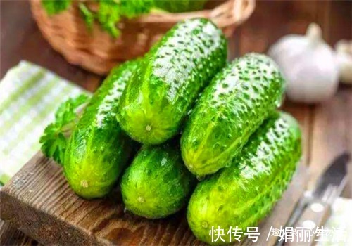 补水|会吃的女人皮肤好,推荐4种食物,清热排毒,补水润肤,美容养颜