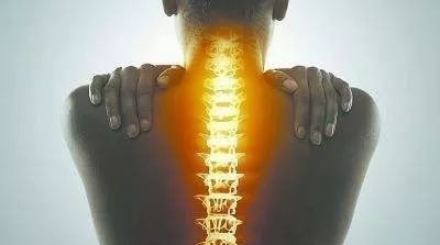 颈椎|啤酒瓶不要扔，对于颈椎病有大用，坚持这样用，还你健康颈椎