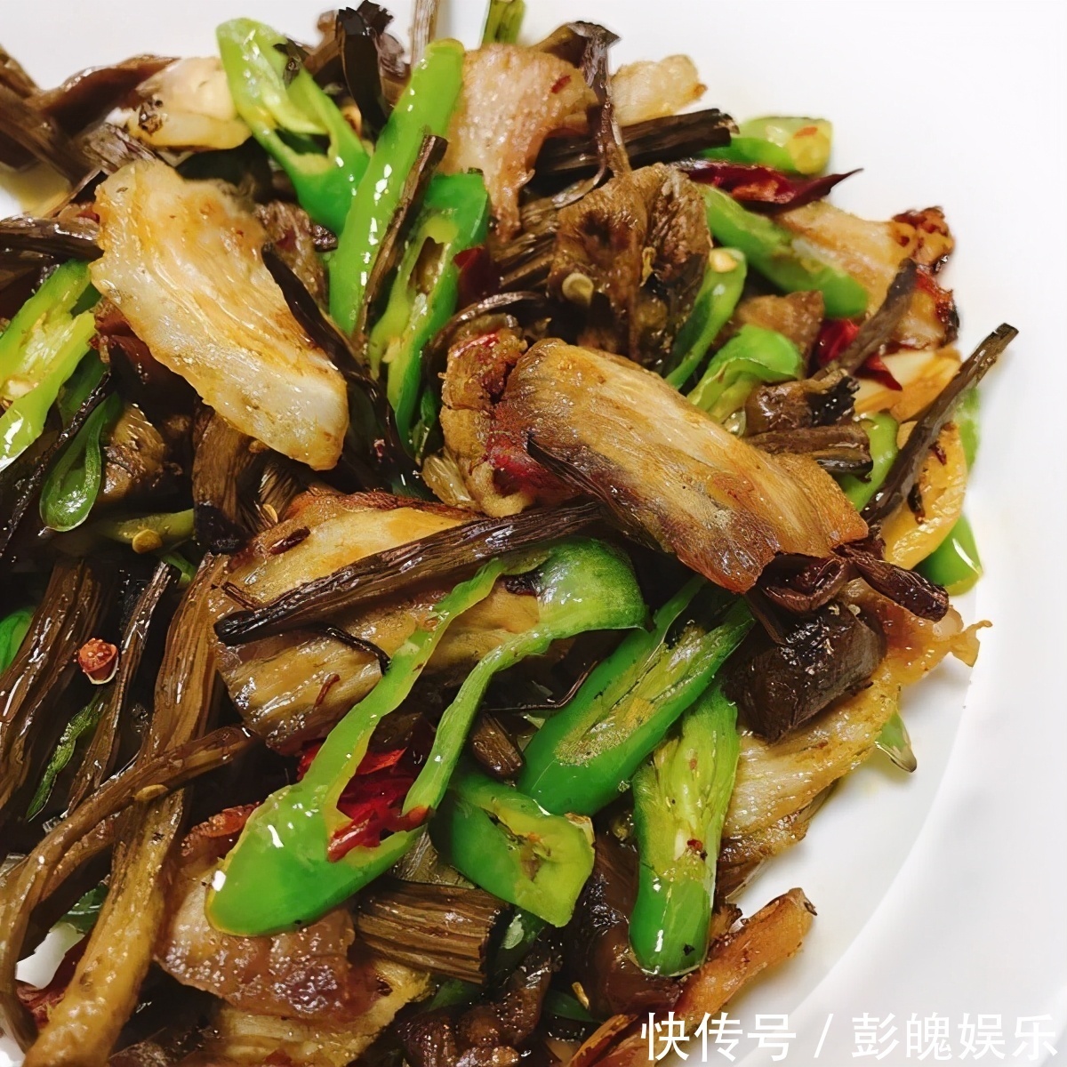 女性不想显老,多吃三种美食,排毒护肤,延缓衰老,皱纹少皮肤好