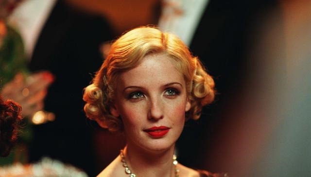 交待|《亨德森夫人的礼物》一个出卖自己同类的女人叛徒的正反两面