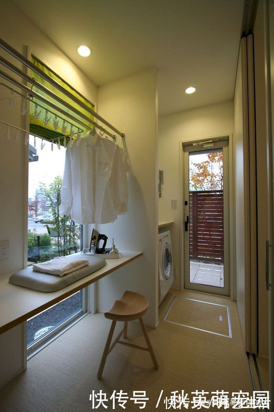 晾衣杆|国内阳台晒满衣服，家里来人太尴尬！不如学国外隔个洗衣房，好用