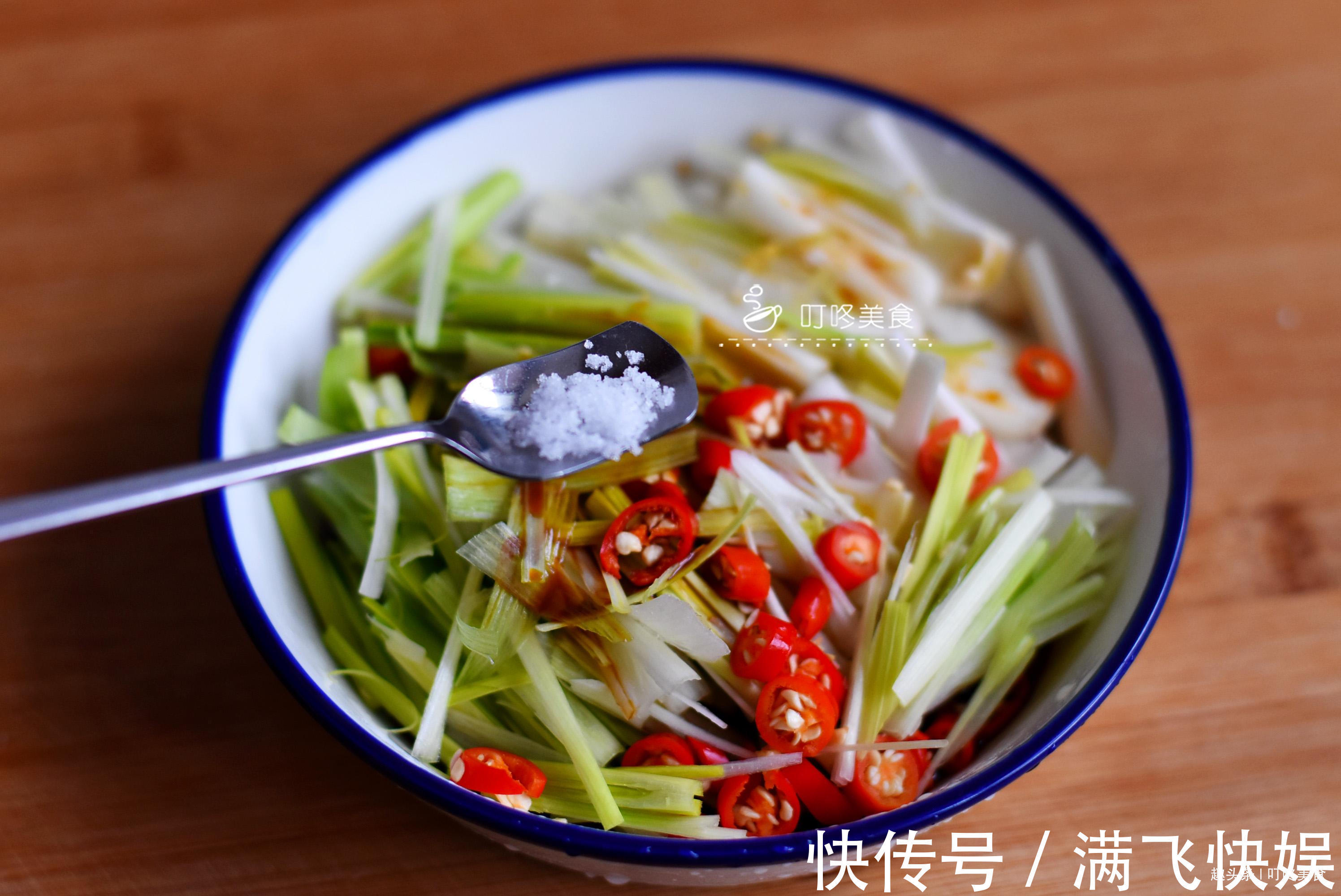 春天最馋的一道凉拌菜,2分钟做一盘,开胃下饭,连吃一周也不腻