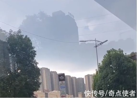 海市蜃楼|太诡异！贵州六盘水的云层中惊现“空中楼阁”，会是海市蜃楼吗？