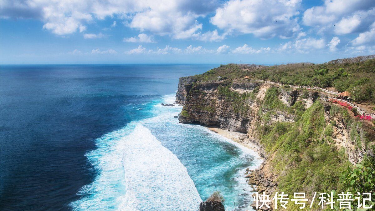 岩浆|大海满满都是水，为何却浇不灭海底火山？爆发时到底有多可怕？