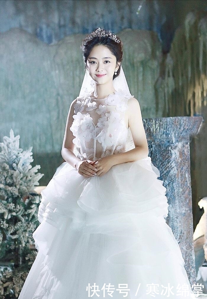 穿上婚纱的女星们真是惊艳了我的时光,看得我都想结婚了!