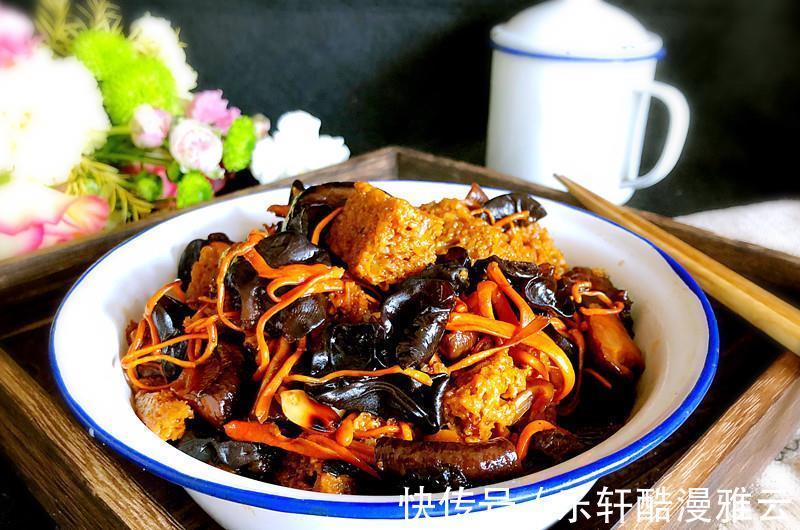 名菜|上海名菜四喜烤麸，劲道可口，一口下去满满的全是酱汁，超香