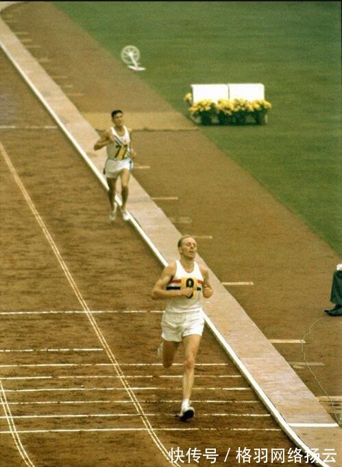 日本自衛(wèi)隊(duì)|50年前, 日本自衛(wèi)隊(duì)一個(gè)下級(jí)軍官自殺, 引發(fā)全國(guó)反思