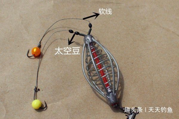 钓鱼技巧这种钓法很奇特,鱼钩挂珠子不挂饵,也能轻松钓大鱼