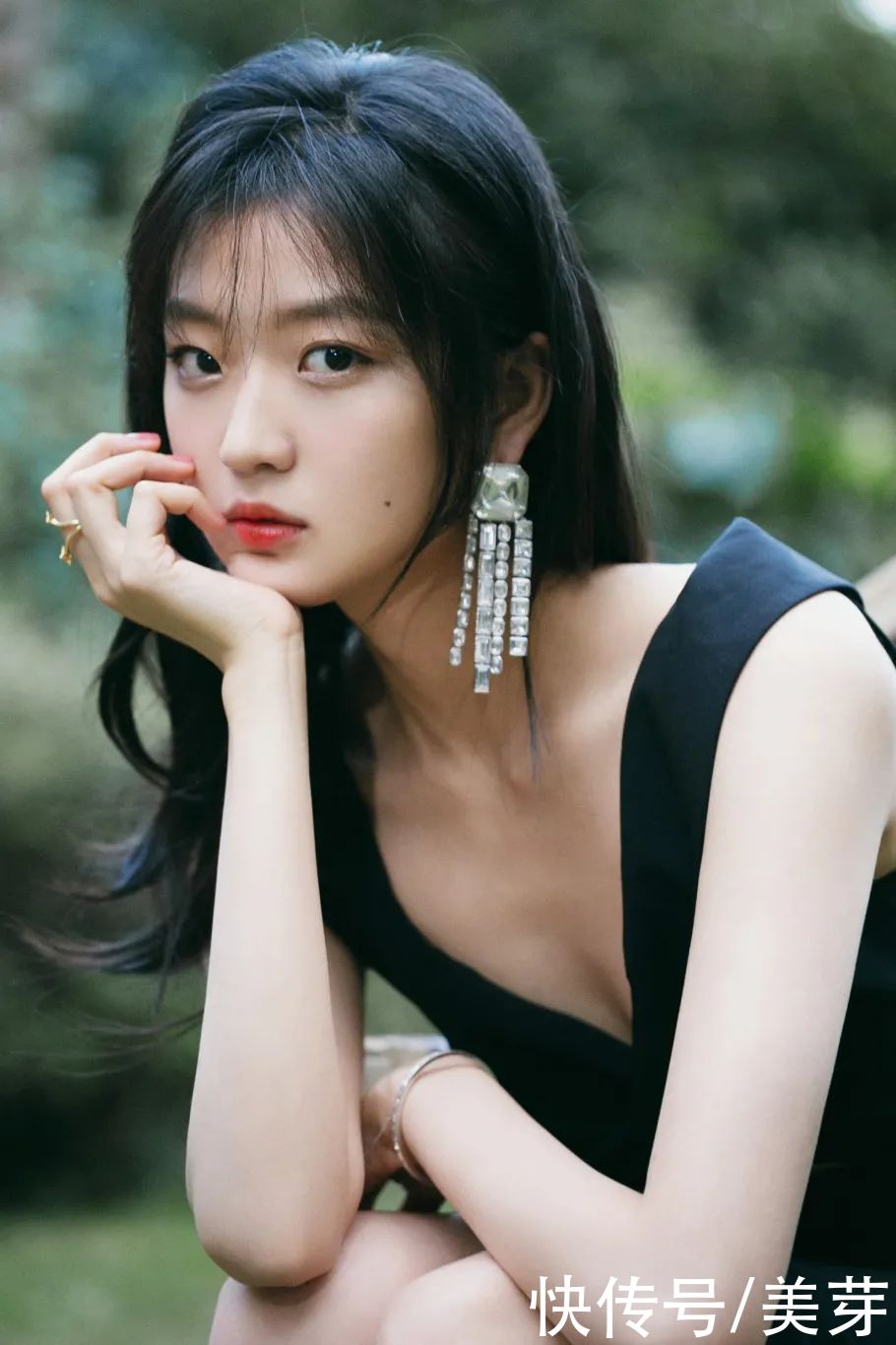 宝藏女孩|00后输了，这届95后小花也太会穿了吧