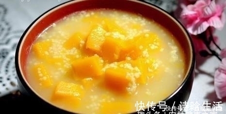 红润|南瓜和此物一起煮,湿气没了,失眠好了,气色红润更年轻!