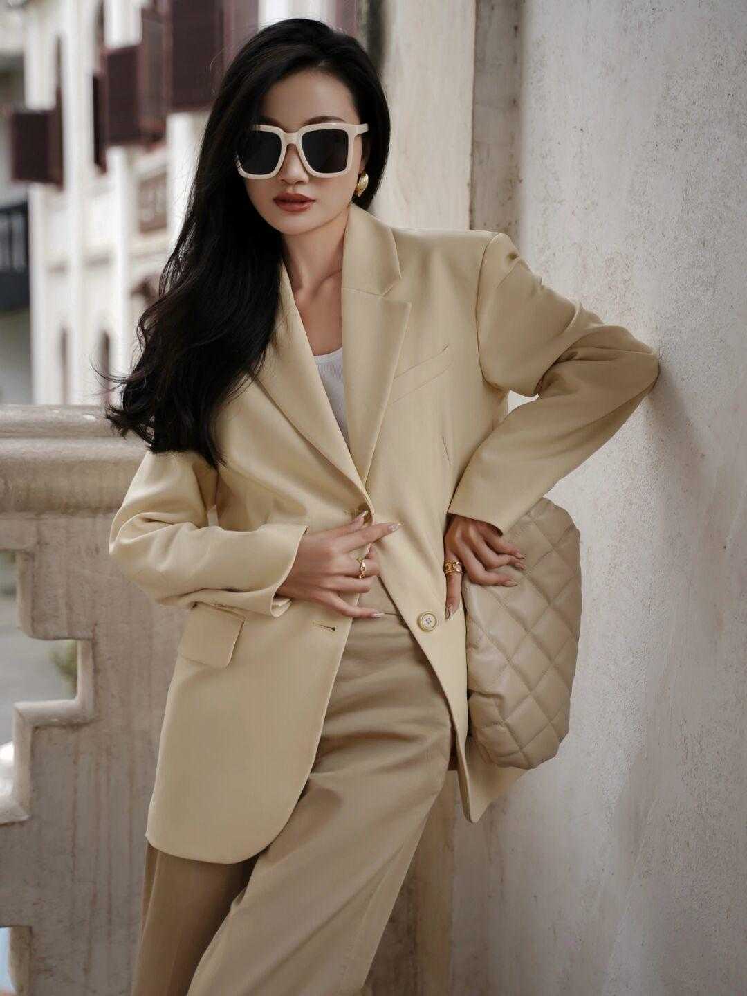 小蛮腰 早春职场通勤怎么穿?这些西装干练利落又不挑人,照着穿准没错