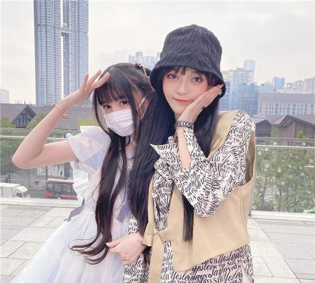 cos|当蔡萝莉不再“装嫩”并COS“麻衣学姐”后,网友:“蔡蛮腰”!