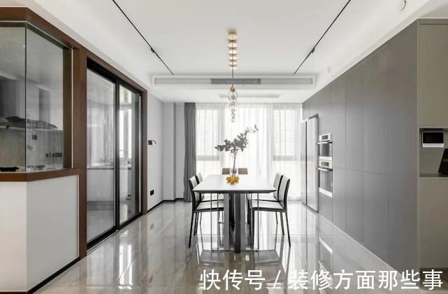 装修|119平现代风橘色在灰白色的基底中进行调和,让空间充满活力