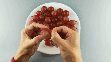 好吃|提子好吃皮难剥,别急,一个妙招轻松搞定~