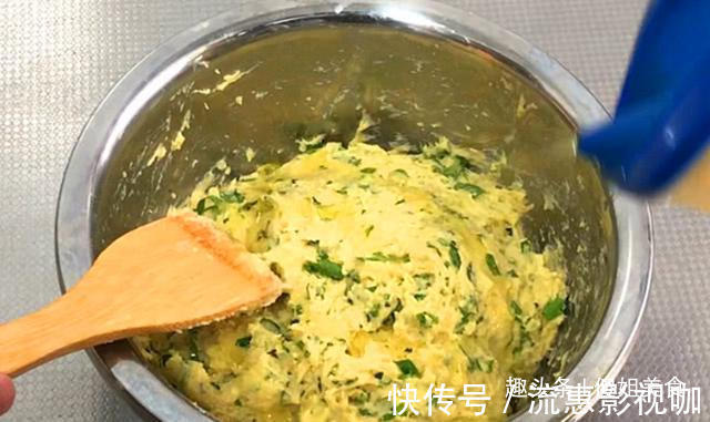 家里有面粉的一定要学着做，上锅一蒸香软可口，出锅孩子们抢着吃