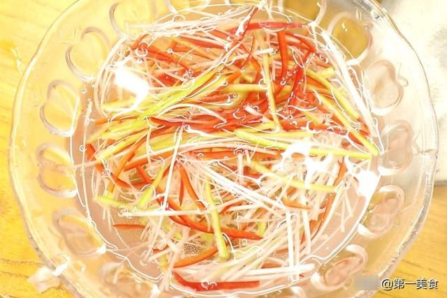 年夜饭开运菜——“蒸蒸日上”！2种食材、2步搞定，红火还漂亮