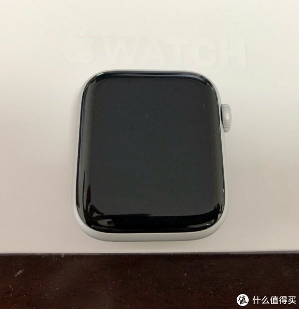 天才吧|第一次感受到苹果故障换新的惊喜，Apple Watch SE官翻开箱