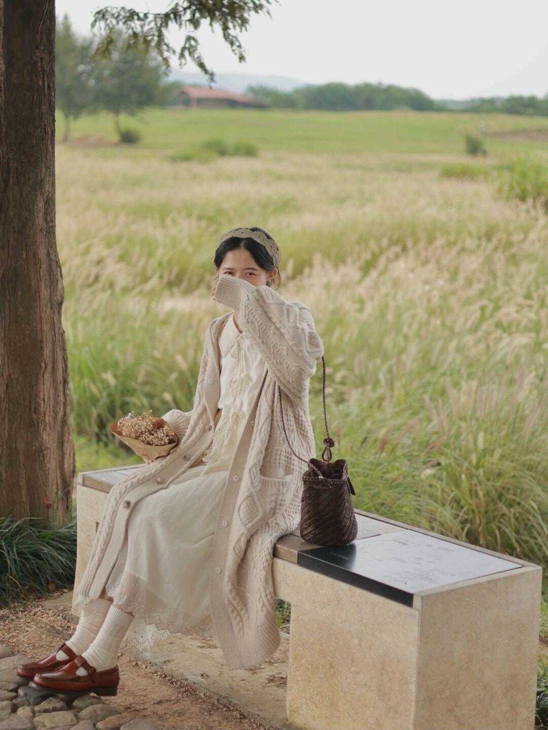 长款 长款针织开衫这样搭,保暖时髦又温柔,随便穿穿都有气质