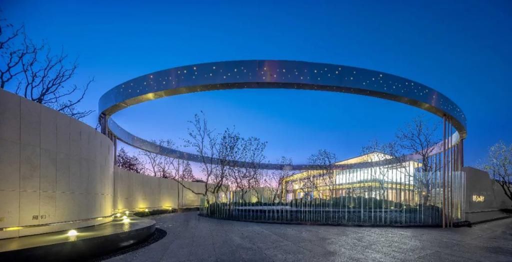  半围合|星环浮动，雁归云境