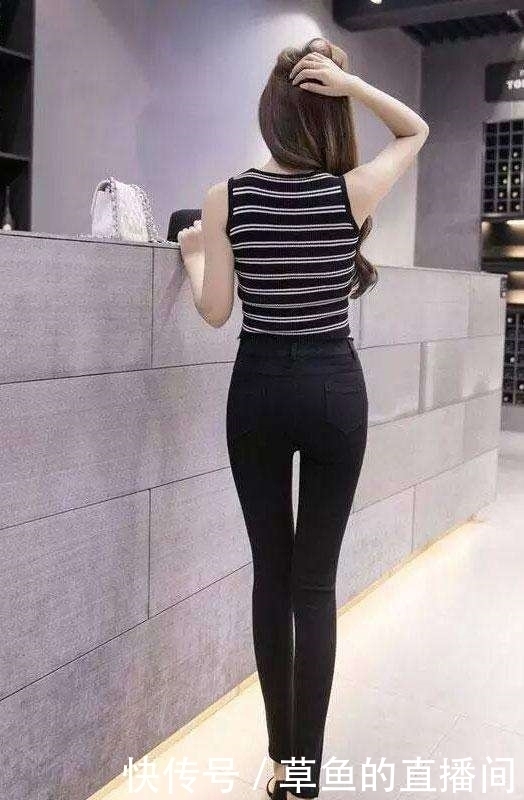 紧身裤搭高跟鞋,美女出门逛街旅游少不了,时髦个性显腿长