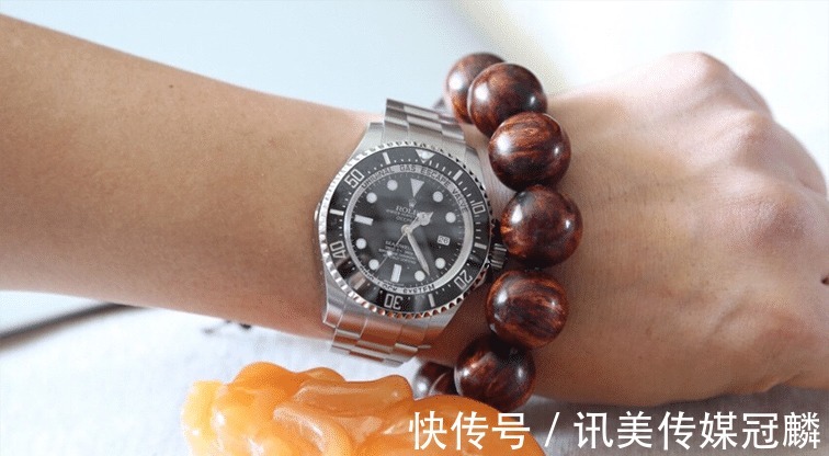 夏季|男士夏季奢华腕表，劳力士鬼王为何如此热门，使得多人排队？