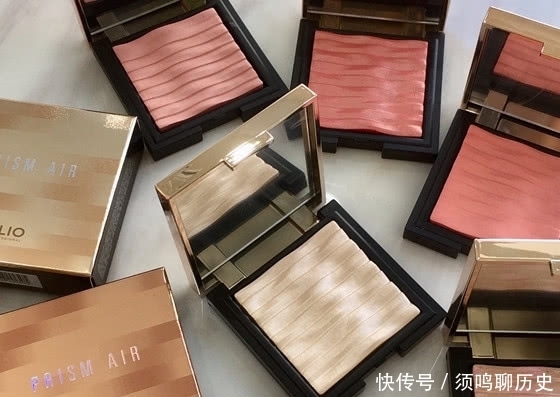 你的高光够闪吗？这几块神仙高光，让银河在你脸上