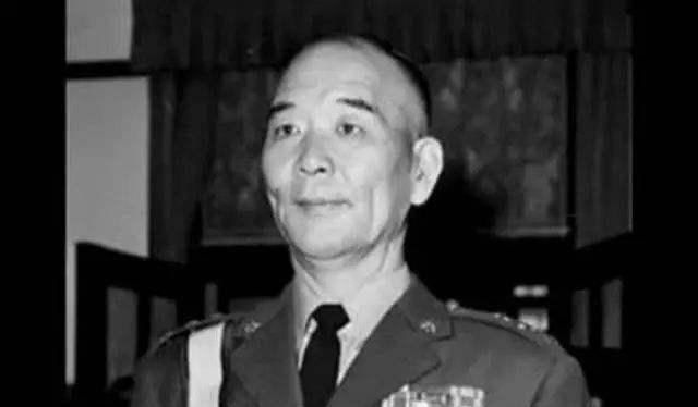 石牌|他率军镇守石牌,说不成功就成仁,后一战成名,比张灵甫还牛